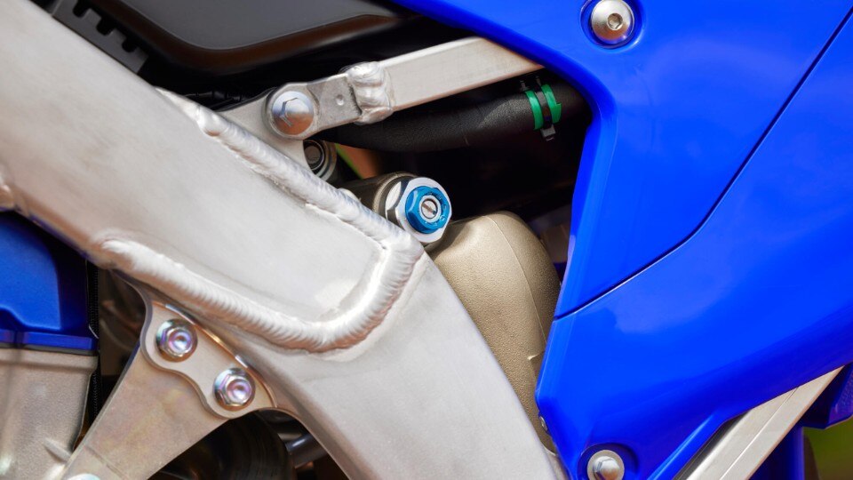 Yamaha YZF450F 2023: più leggera, più snella e più potente