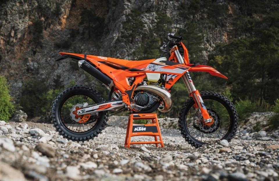 KTM presenta la nuova EXC 300 2024 Hardenduro