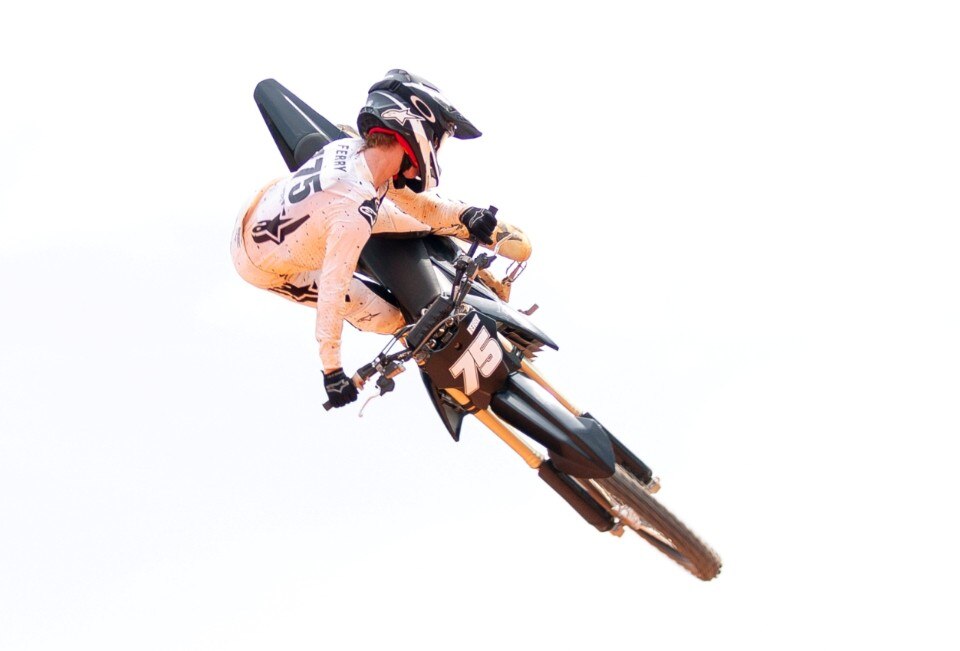 Ultimi test per la Triumph MX250: FOTO e VIDEO!