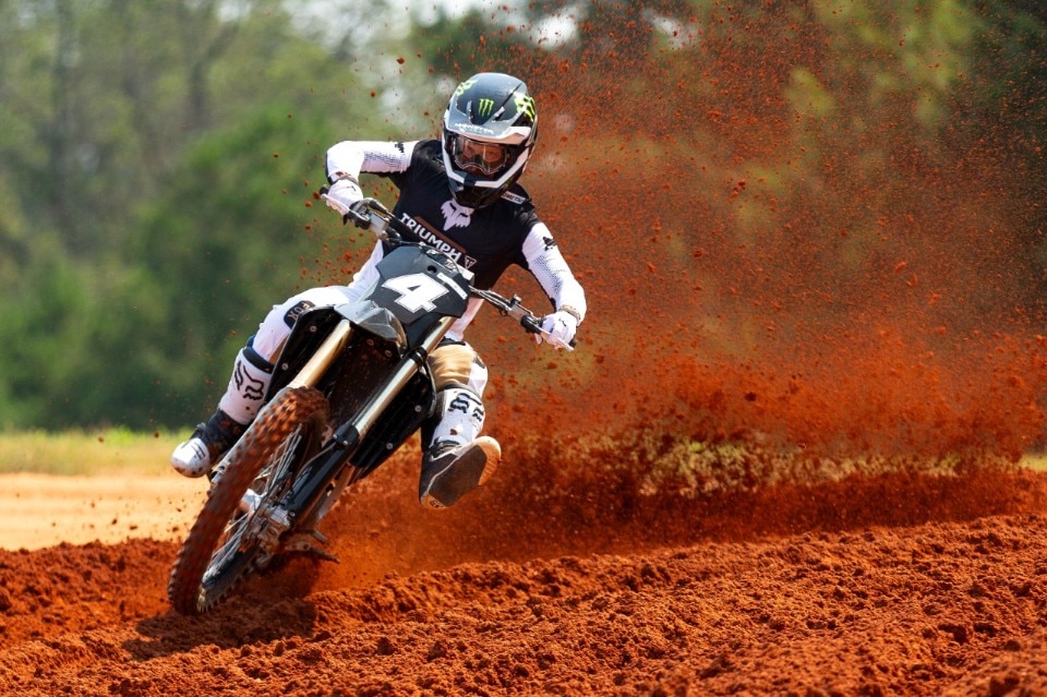 Ultimi test per la Triumph MX250: FOTO e VIDEO! Ultimi test per la Triumph MX250: FOTO e VIDEO!