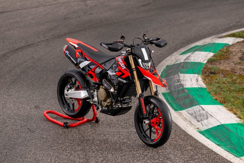 Ducati Hypermotard 698 Mono: stradale, ma non solo