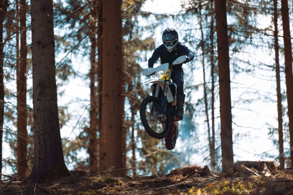 Husqvarna Enduro MY25: torna in gamma la TE 125! Husqvarna Enduro MY25: torna in gamma la TE 125!