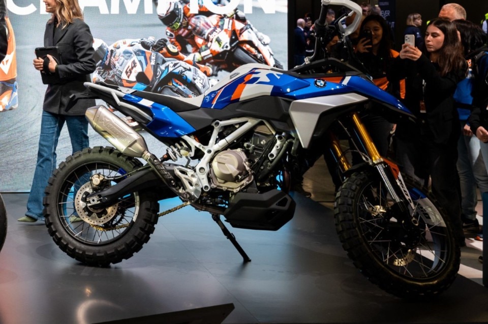 BMW presenta ad EICMA il concept F 450 GS