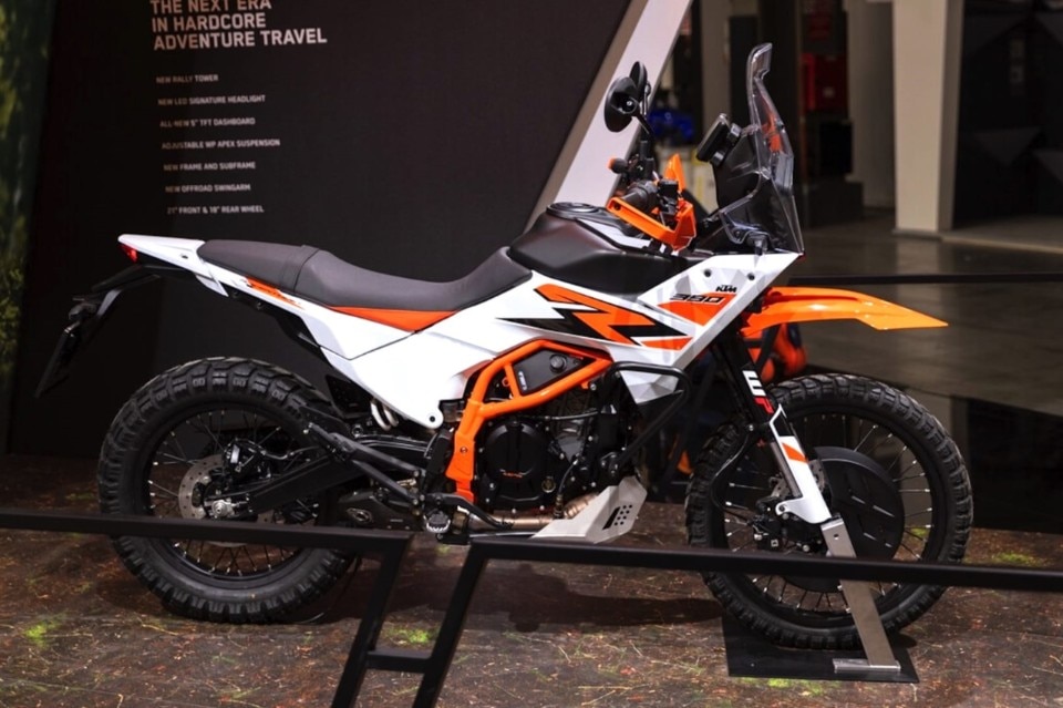 KTM 390 Adventure R 2025: l’adventouring accessibile