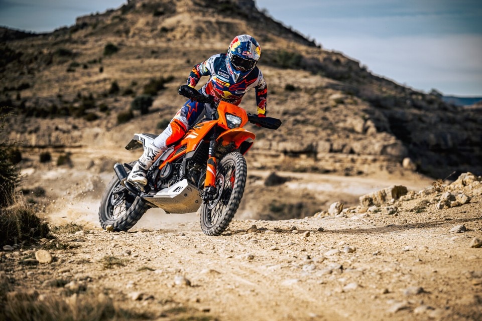 KTM presenta le nuove 125 Enduro R e 390 Enduro R 2025