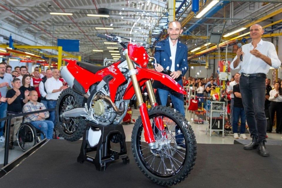 Al via la produzione della Ducati Desmo450 MX