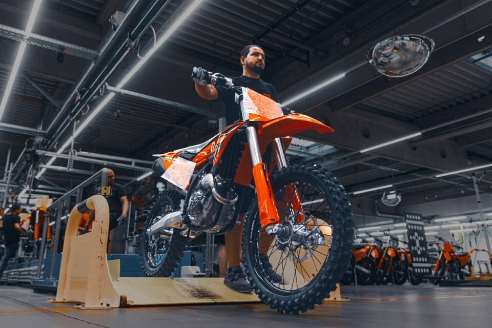 Good news: KTM riprende la produzione!