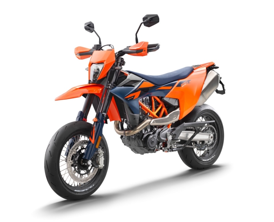 KTM presenta le nuove 690 Enduro R e 690 SMC R 2026