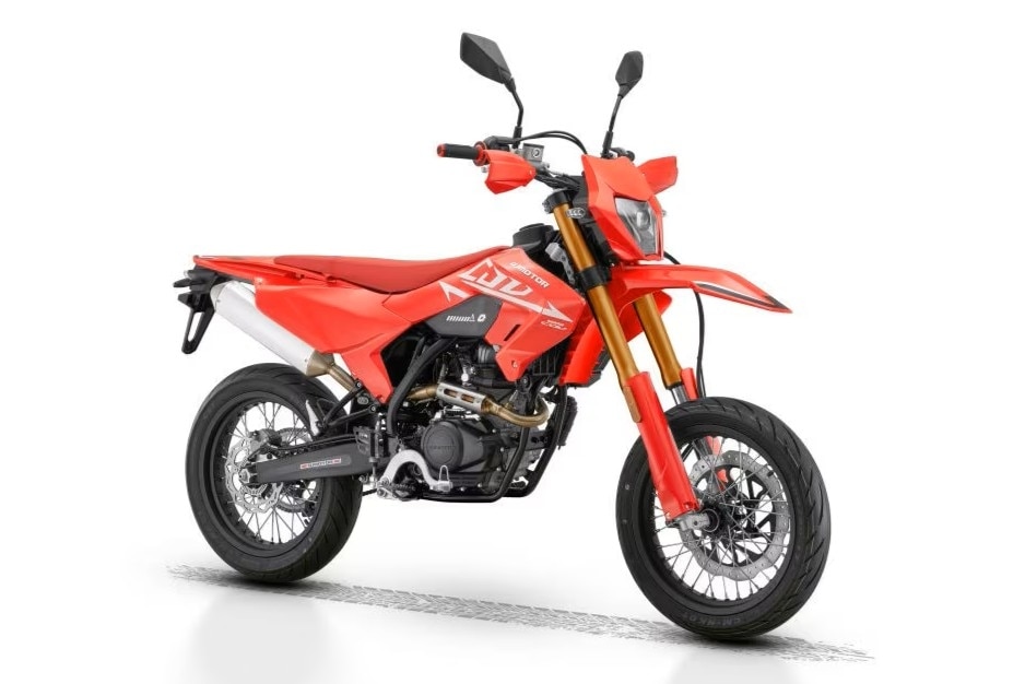 Arriva la QJ Motor COV 125, supermotard a 3.190 euro Arriva la QJ Motor COV 125, supermotard a 3.190 euro