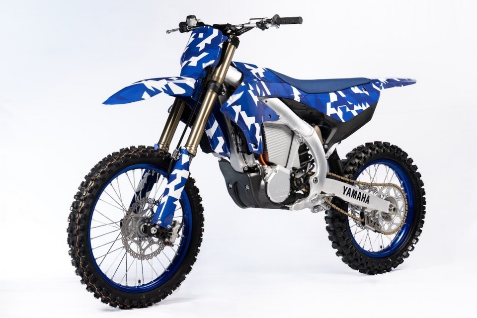 Yamaha ed  Electric Motion presentano il Concept YE-01 Racing