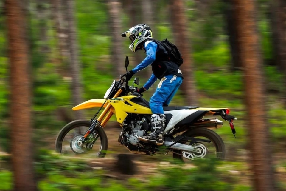 Suzuki corregge l’unico difetto della DR-Z4S: il prezzo