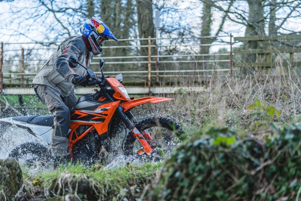 KTM 125 ENDURO R: la prova di Mani Lettenbichler - VIDEO