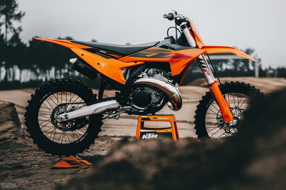 KTM toglie i veli alla nuova gamma SX 2027