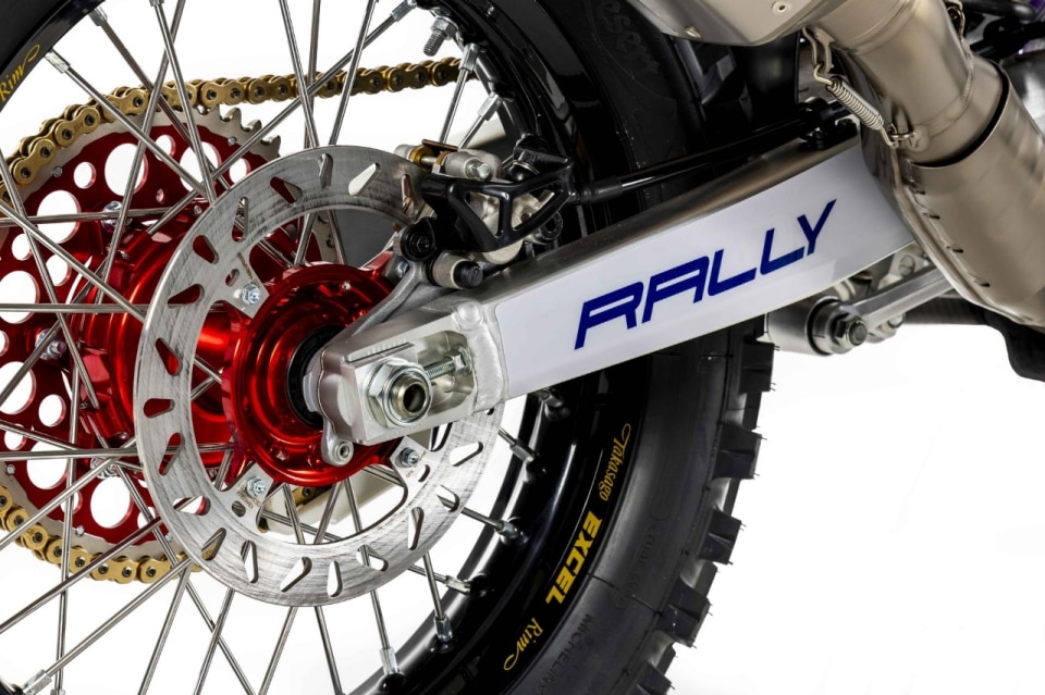 HRC e RedMoto svelano la nuova CRF 450RX Rally 2027