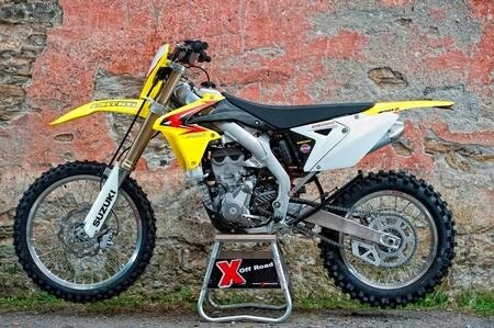 Prova Suzuki RM-X 450E. Bella e possibile