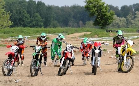 Comparativa 50 Enduro e Motard. Baby gang