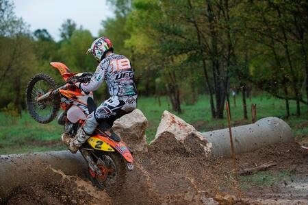 Test Enduro Factory Bike. Family Power