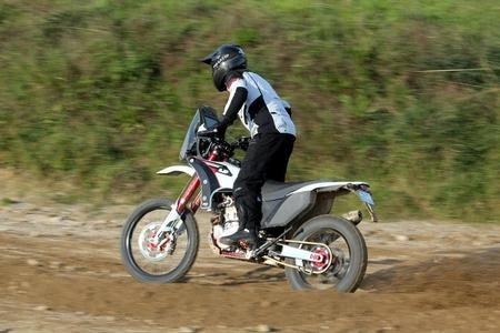 Prova AJP PR7. Per viaggiare... in fuoristrada