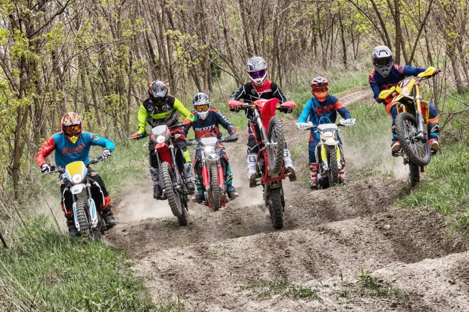 Comparativa enduro 125 4t Comparativa enduro 125 4t